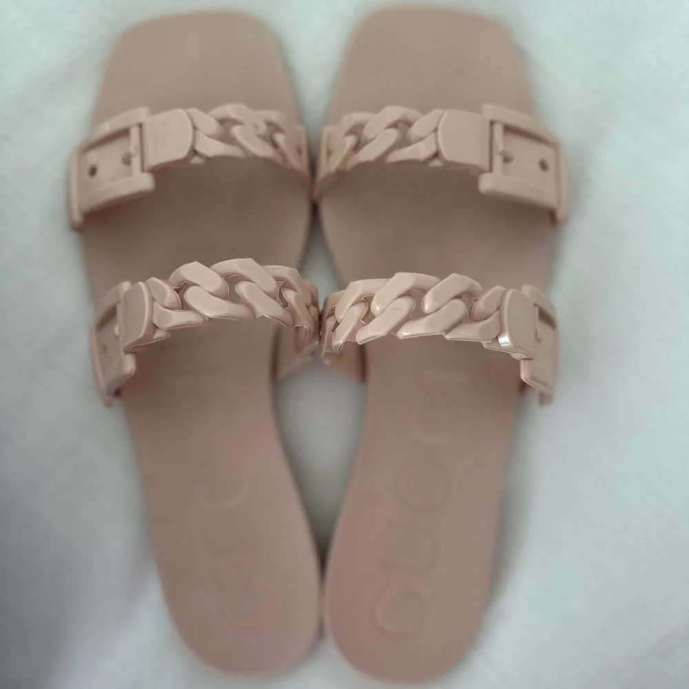 Gucci Pink Rubber Chain-Strap Slide Sandals - Picture 2 of 6